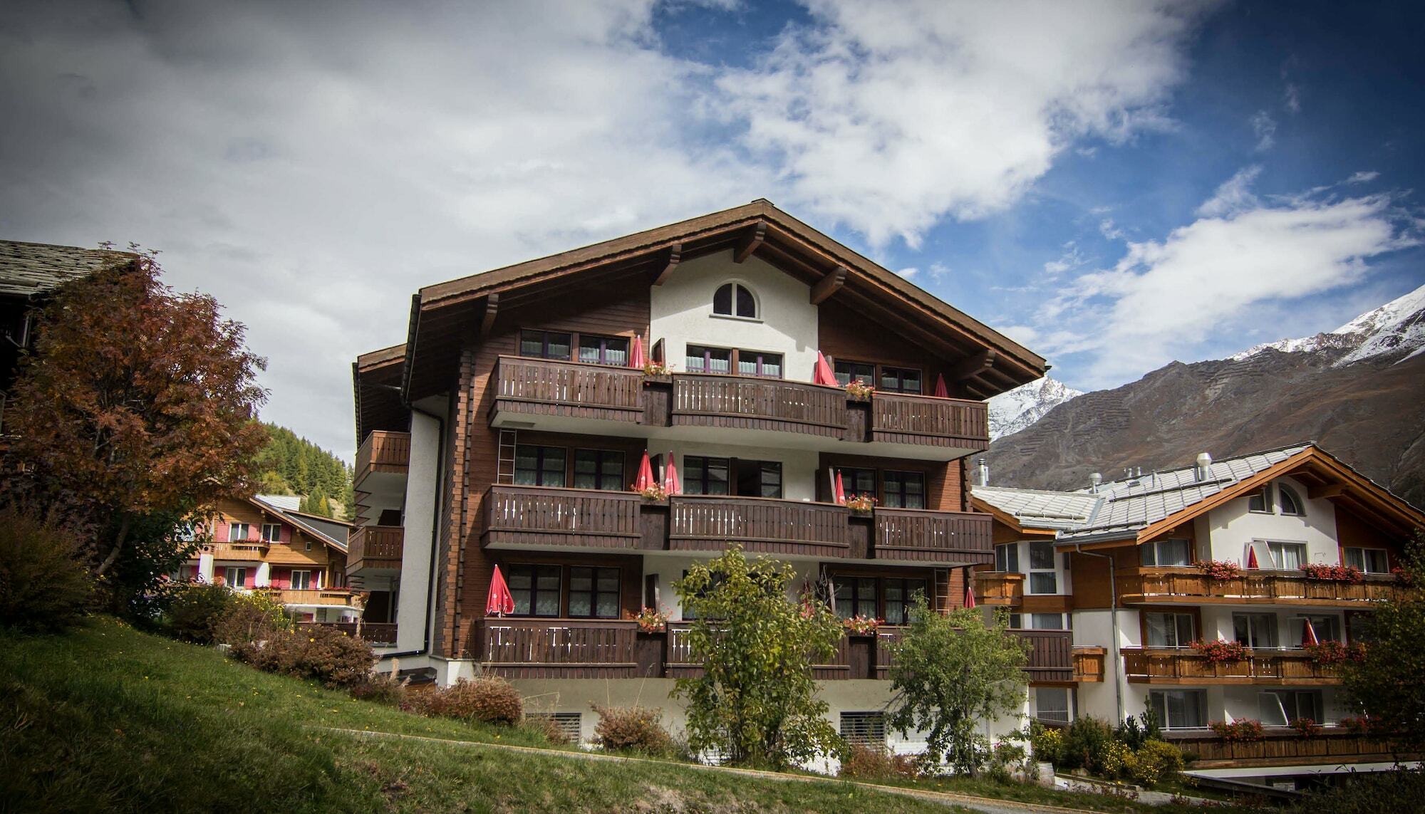 サース フェー Berghof Garni - The Dom Collection Bed & Breakfast エクステリア 写真